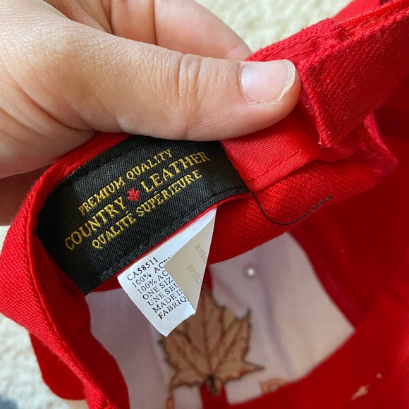 Canada Hat - Picture 3 of 3